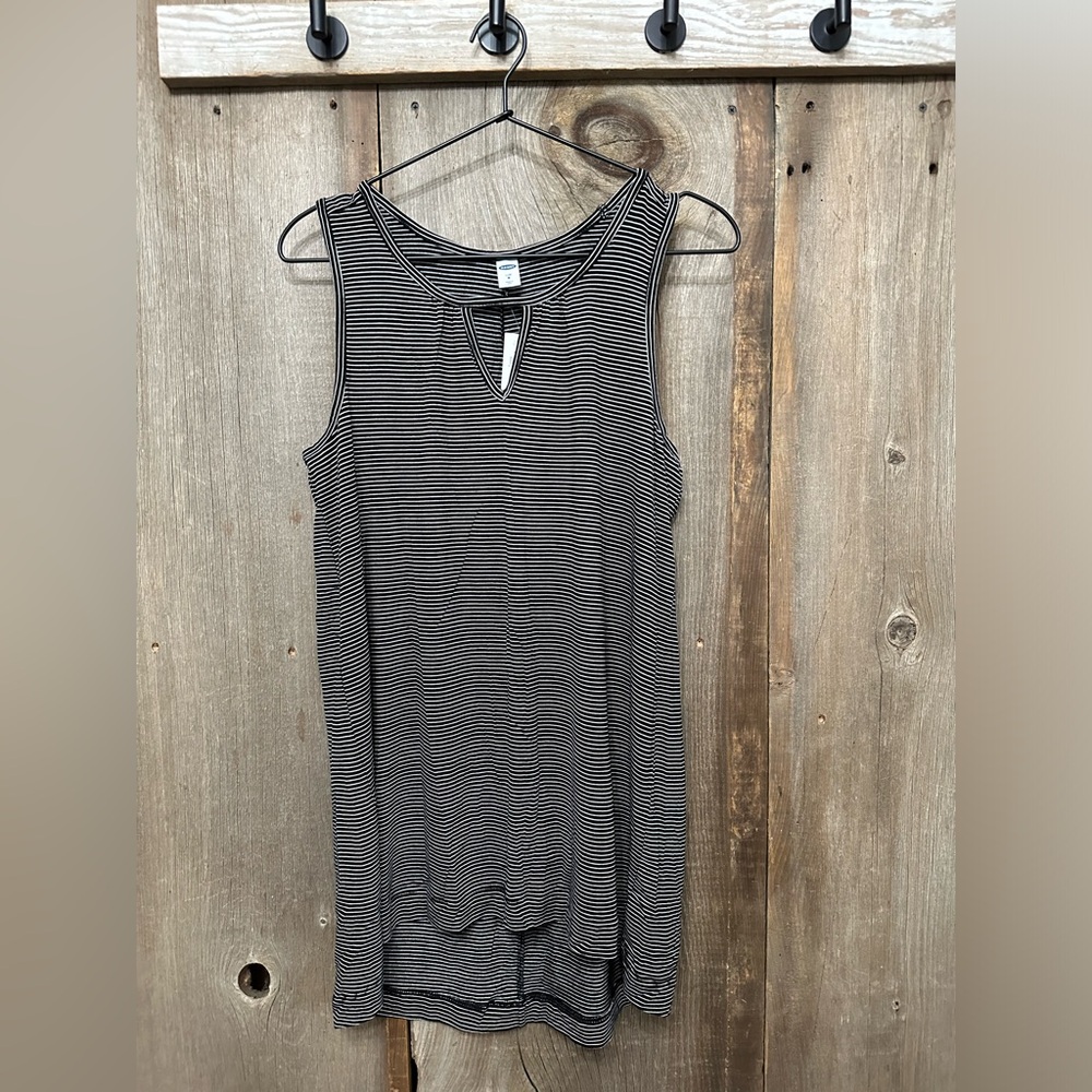 Old Navy Luxe Keyhole Tunic Tank Top in Black White Stripes Size Medium